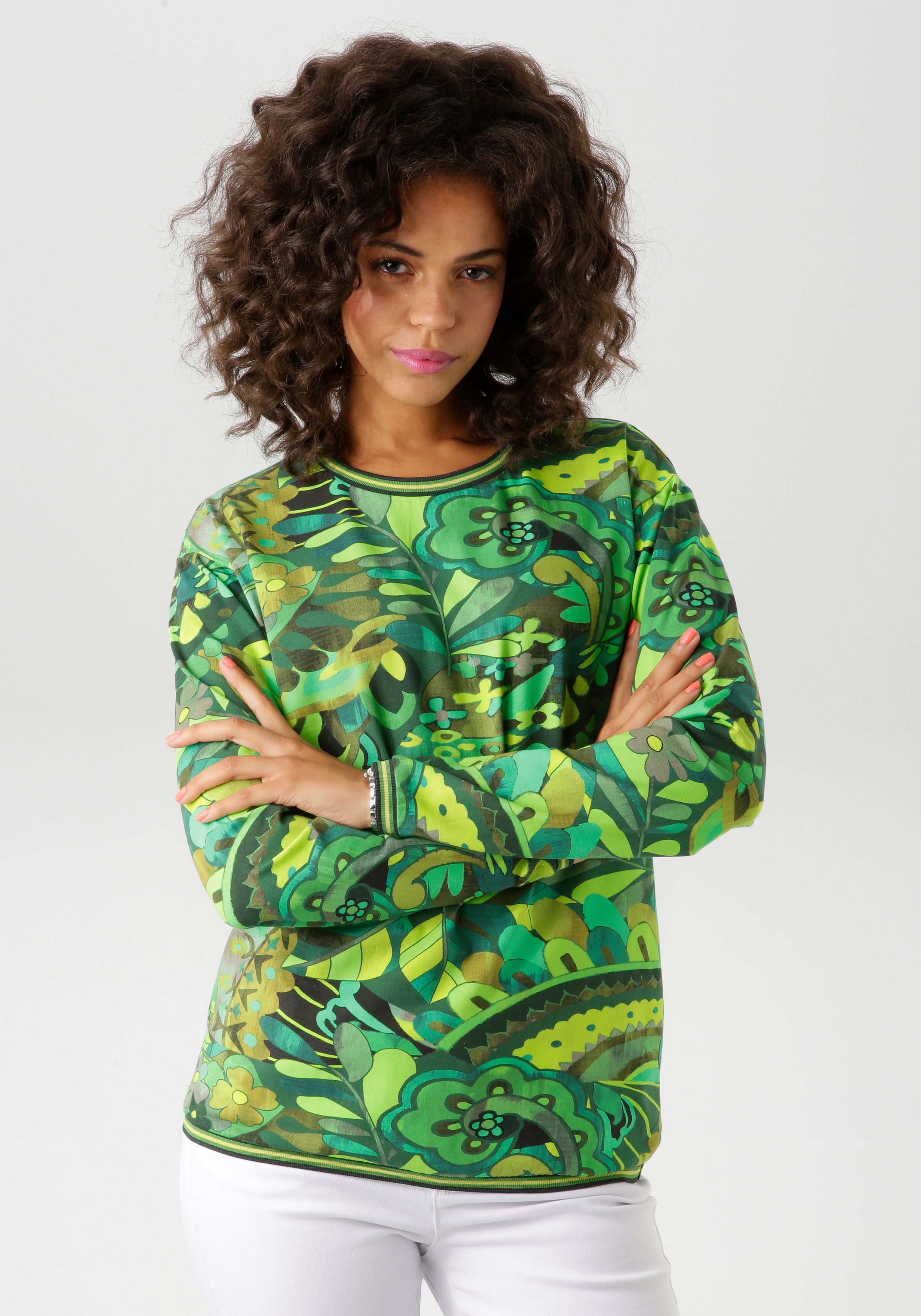 Aniston CASUAL Sweatshirt mit extravagantem Druck im Batik-Dessin
